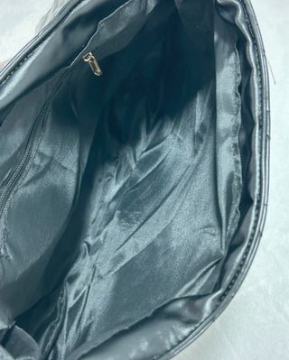 Bolso Zara negro acolchado cadena dorada