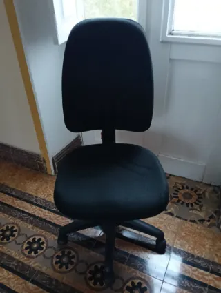 Silla de escritorio negra