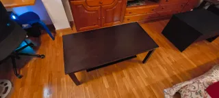 Mesa de centro negra con almacenaje