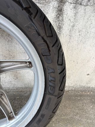 Rueda trasera Honda 16 pulgadas