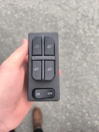 Botonera Elevalunas Saab 95