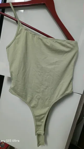 Body de un tirante color verde menta