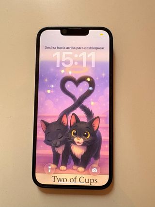 iPhone 13 (6.1) con funda y protectores pantalla