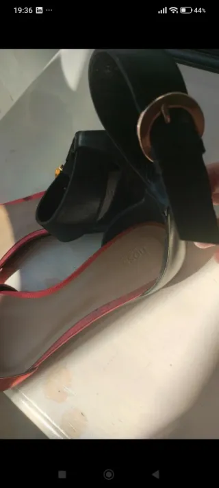 Sandalias Bailarinas Hoss Intropia Rojas y Negras