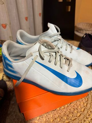 Zapatillas Nike Fútbol Sala Talla 37 (6Y)