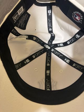 Gorra New York Yankees Negra y Blanca