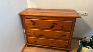 Cómoda de madera maciza