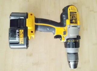 Taladro percutor DeWalt