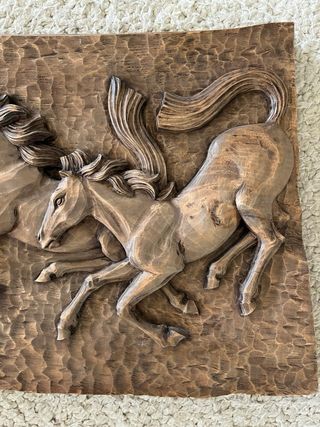 Rilievo di Cavalli Scolpito a Mano - Legno Massello 1m