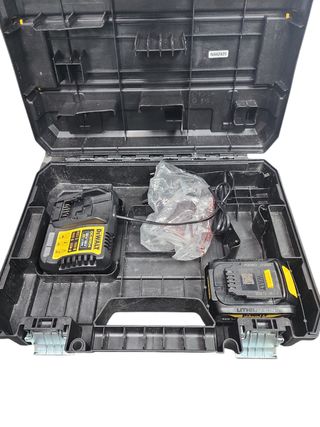 Taladro DeWalt 18V 4.0Ah + Cargador + Maletín