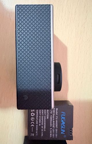 GoPro Hero 3 + 2 batterie + caricatore