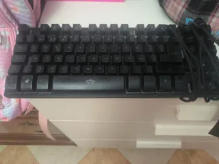Teclado Gaming Trust RGB Negro