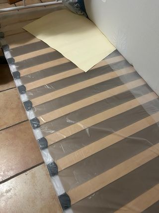 Litera metálica blanca