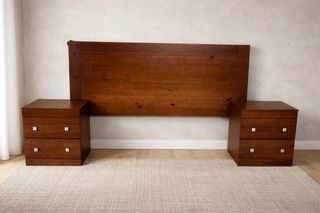 Cabecero y mesillas de madera