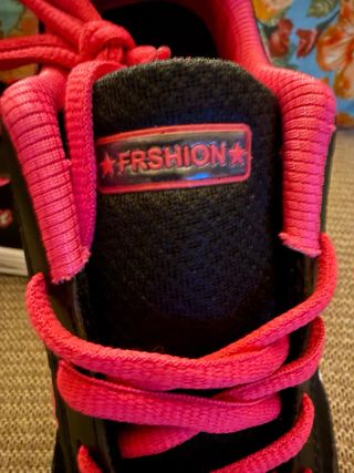 Deportivos Mujer Negro y Rosa