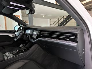 VOLKSWAGEN Touareg RLine Indiv Eleg 3.0 V6 TDI 210