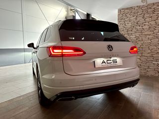 VOLKSWAGEN Touareg RLine Indiv Eleg 3.0 V6 TDI 210