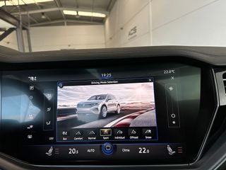 VOLKSWAGEN Touareg RLine Indiv Eleg 3.0 V6 TDI 210