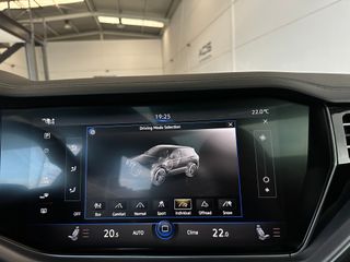 VOLKSWAGEN Touareg RLine Indiv Eleg 3.0 V6 TDI 210