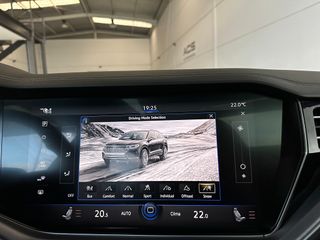 VOLKSWAGEN Touareg RLine Indiv Eleg 3.0 V6 TDI 210