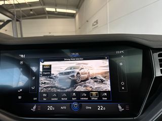 VOLKSWAGEN Touareg RLine Indiv Eleg 3.0 V6 TDI 210