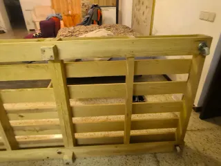2 Base de cama de madera con ruedas y freno