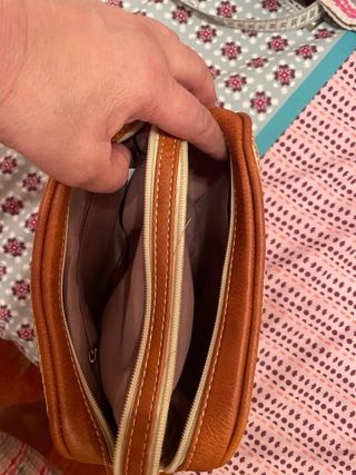 Bolso de hombro tejido y piel