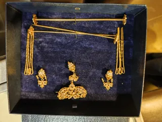 Aderezo niña dorado