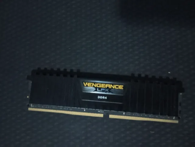 X16 RAM Corsair Vengeance LPX DDR4 3200MHz