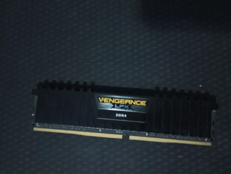 X16 RAM Corsair Vengeance LPX DDR4 3200MHz