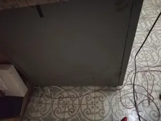 Mesa de oficina vintage con llave