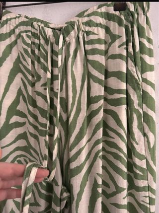 Pantalón de lino estampado cebra