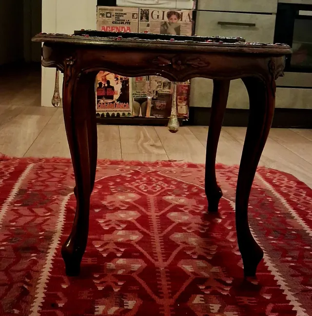 Tavolino salotto vintage decorato