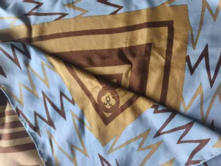 Foulard fantasia geometrica