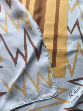 Foulard fantasia geometrica