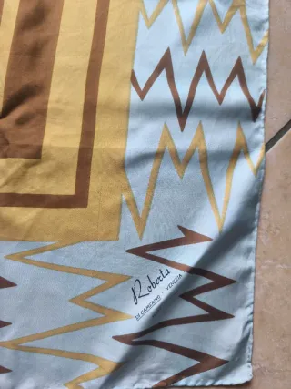 Foulard fantasia geometrica