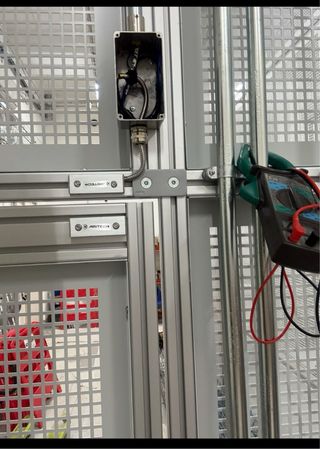 Manitas a domicilio: Electricidad, Pintura, Mueble