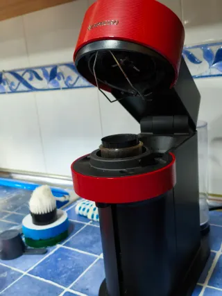 Cafetera Nespresso Roja,no envio