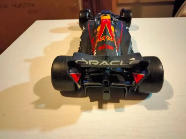 Bburago RB18 Oracle Red Bull 1/24 2022
