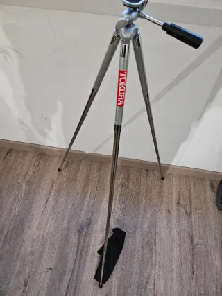 Trípode Tokura
