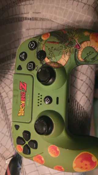 PS4 (PlayStation 4) Negra + Juego Dragon Ball Xeno