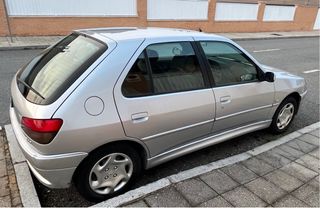 Peugeot 306