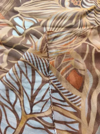 Sciarpa in seta beige e marrone