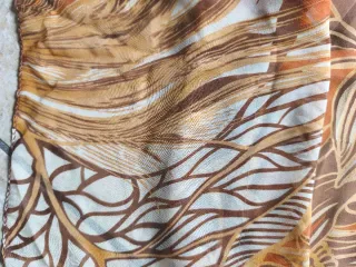 Sciarpa in seta beige e marrone