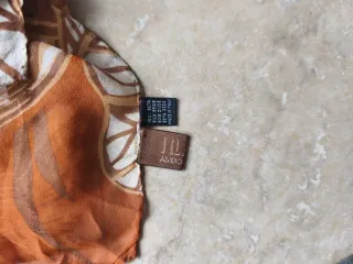 Sciarpa in seta beige e marrone