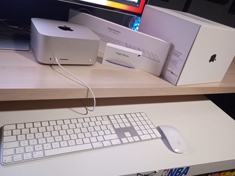 Mac Studio M4 Max 2025 Casi Sin Uso tecladoy mouse afbeelding 5