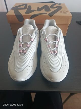 Adidas Ozelia Cloud White Mujer