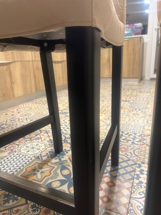 2 Taburetes altos de tela y madera