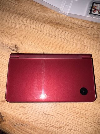 Nintendo DSi XL Granate + 4 Juegos