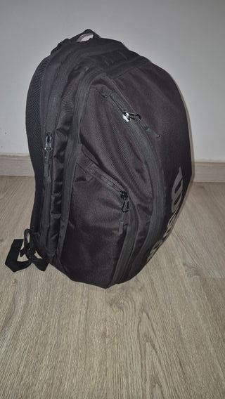 Paleteros y mochilas de pádel nuevos y usados.